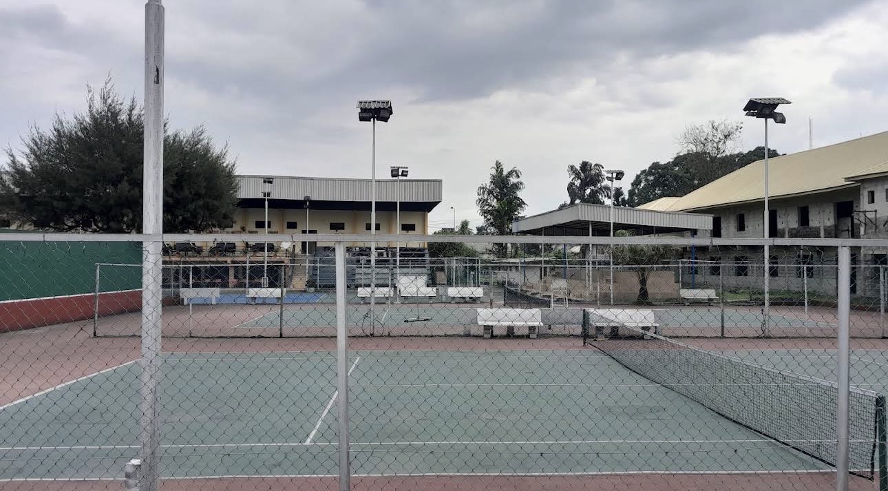 Monaliza Tennis Club seating